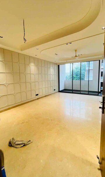 Room in 3.5 BHK Builder Floor at Sainik Farm – for Rent