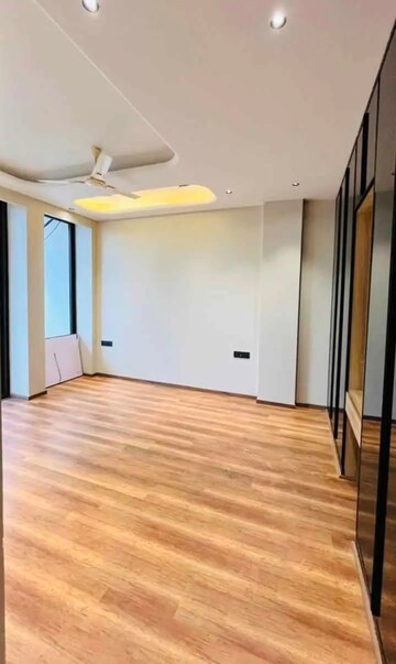Room in 3.5 BHK Builder Floor at Sainik Farm – for Rent