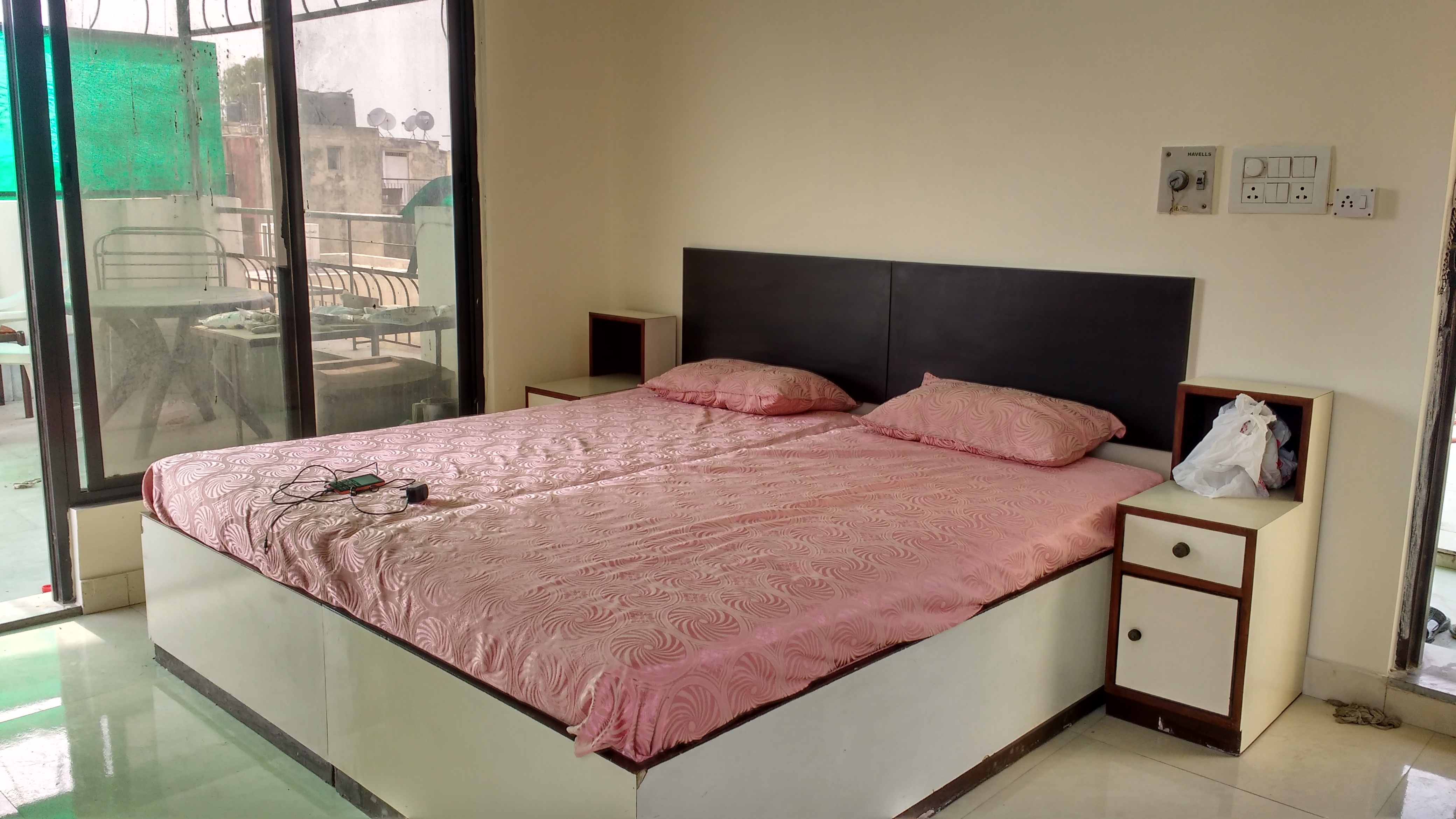 Studio+ Pooja Room Apartment For Rent in C Block Golf View Apartme