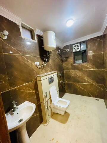 Furnished Amenities in 3 BHK Independent House at Chattarpur – for Rent