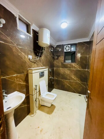 Furnished Amenities in 3 BHK Independent House at Chattarpur – for Rent