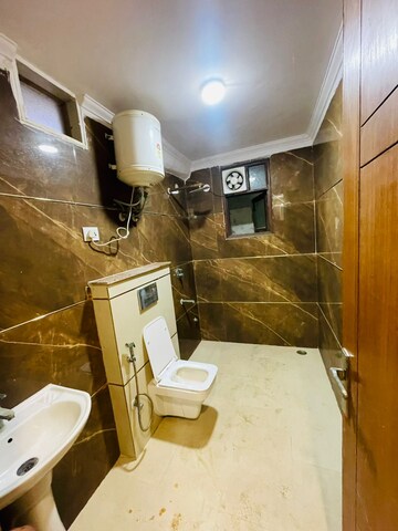Team Area in 3 BHK Independent House at Chattarpur – for Rent