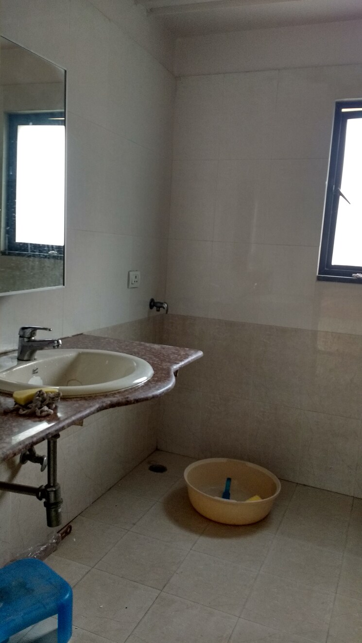 Bathroom, saket Studio 400 Sq.Ft. Apartment In Saket Delhi 9106488