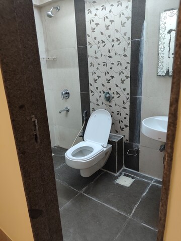 Bathroom in 3 BHK Apartment at HDIL Metropolis Residences, Andheri West – for Sale