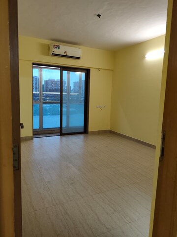 Room in 3 BHK Apartment at HDIL Metropolis Residences, Andheri West – for Sale