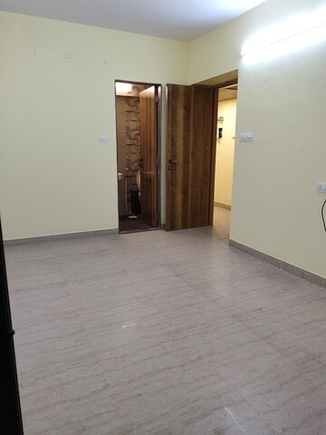 Room in 3 BHK Apartment at HDIL Metropolis Residences, Andheri West – for Sale