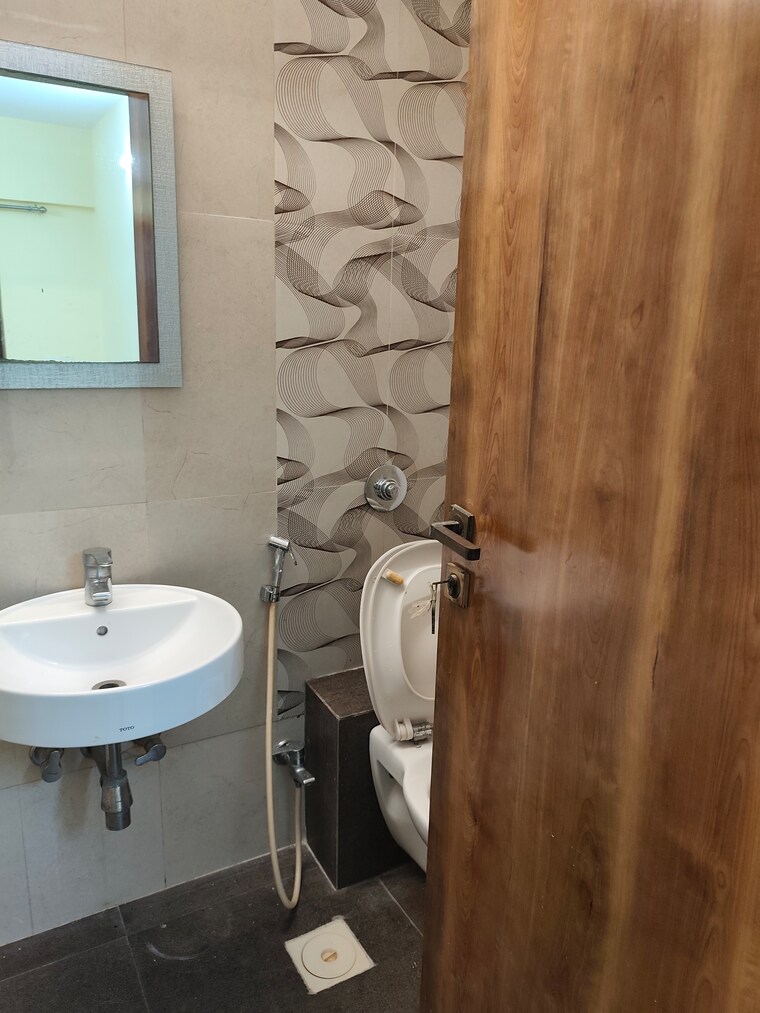 Bathroom, hdil-metropolis-residences 3 Bedroom 1875 Sq.Ft. Apartment In Andheri West Mumbai 9106500