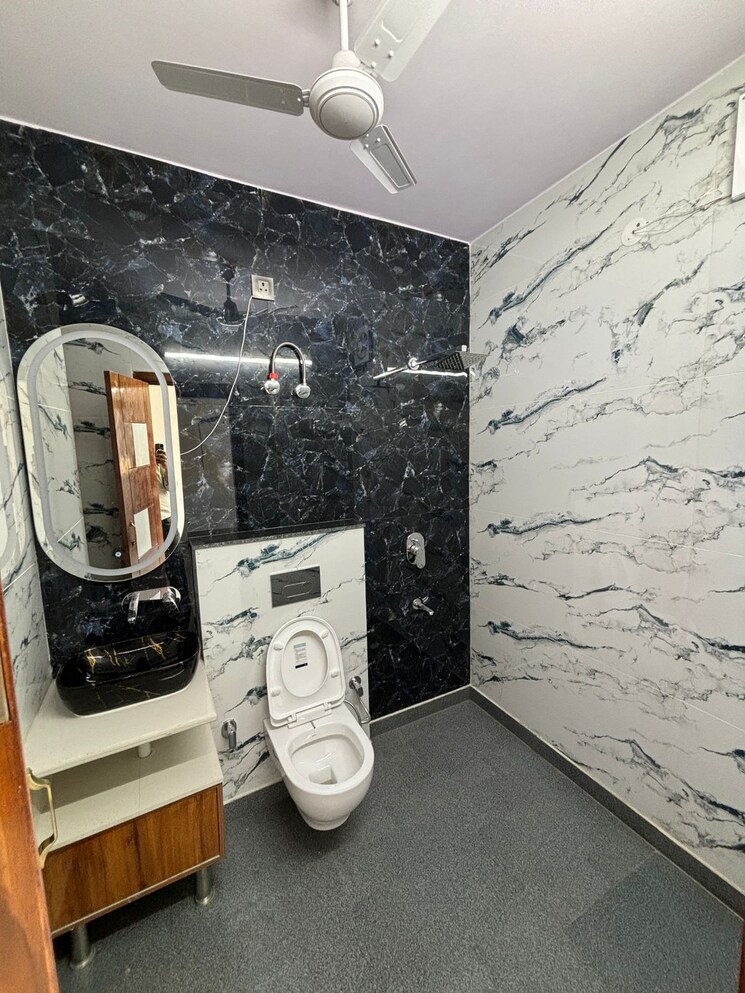 Team Area, janakpuri 3 Bedroom 1300 Sq.Ft. Builder Floor In Janakpuri Delhi 9106491