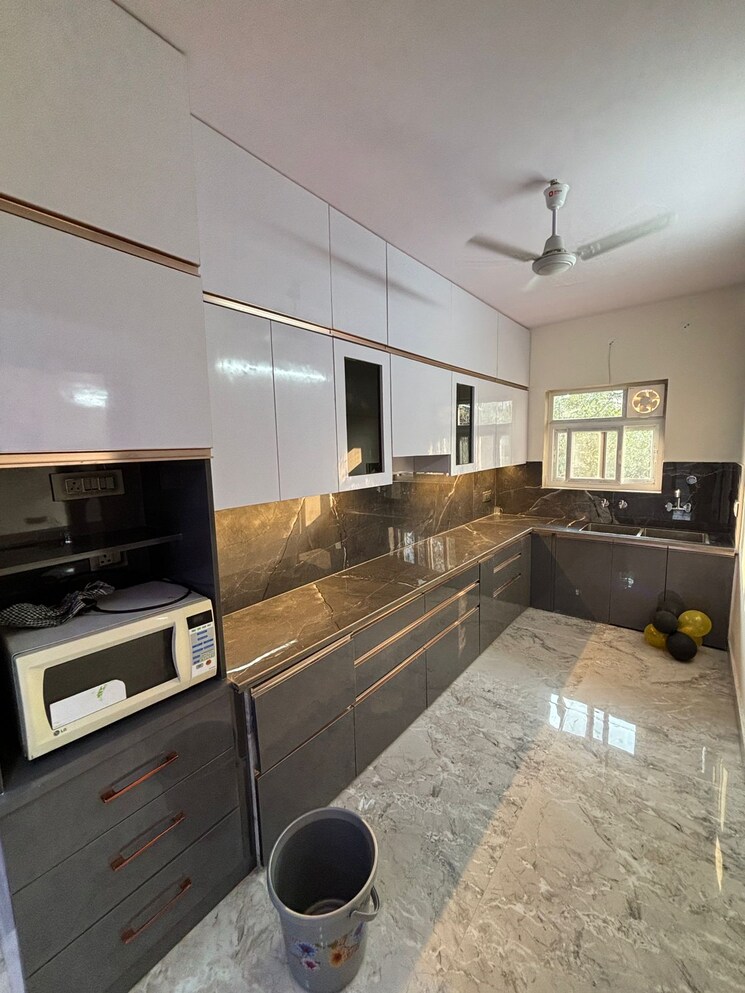 Kitchen, janakpuri 3 Bedroom 1300 Sq.Ft. Builder Floor In Janakpuri Delhi 9106491