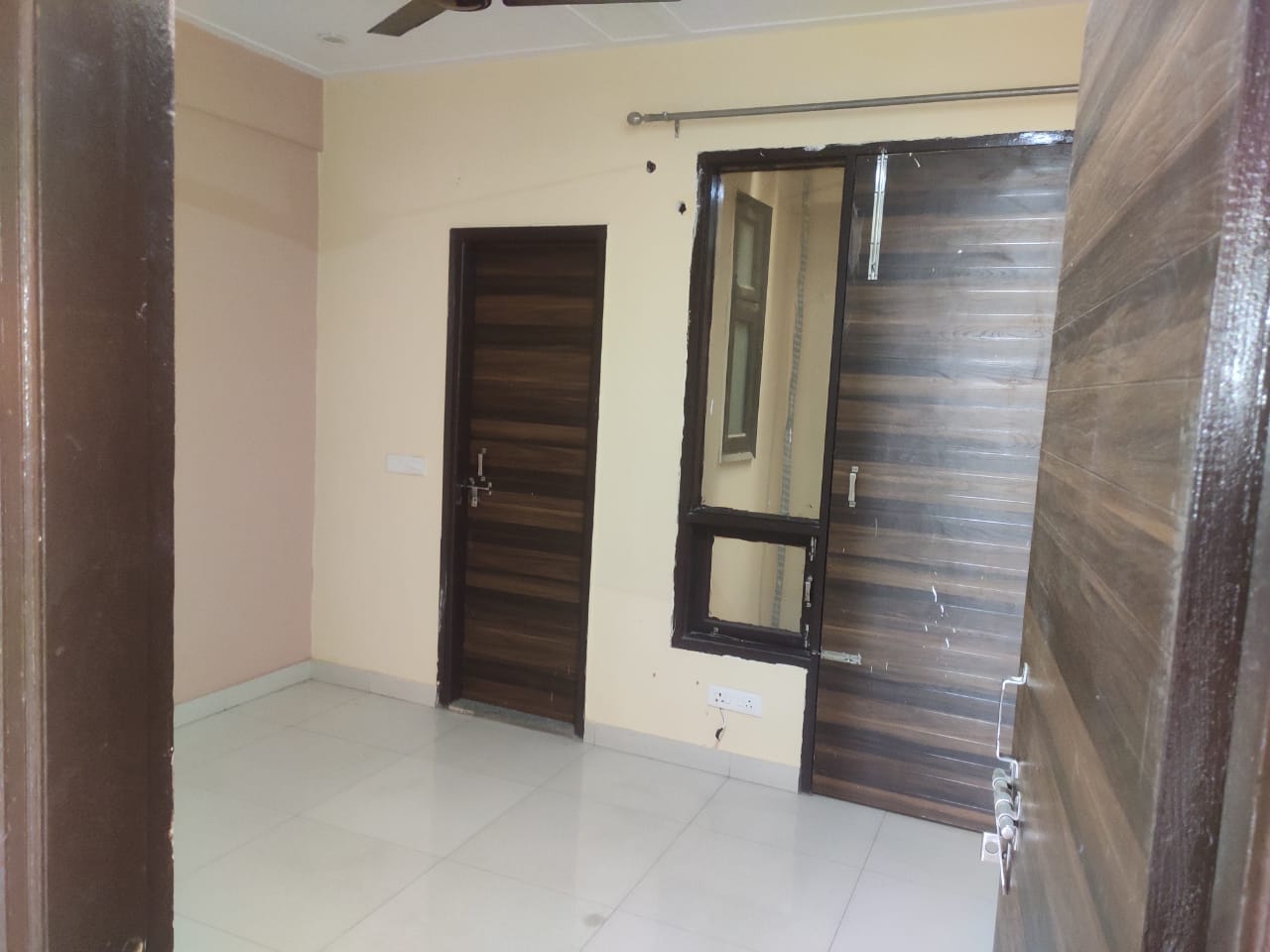3 BHK + Pooja Room,Servant Room Builder Floor For Sale in Anand Vihar Phase 1