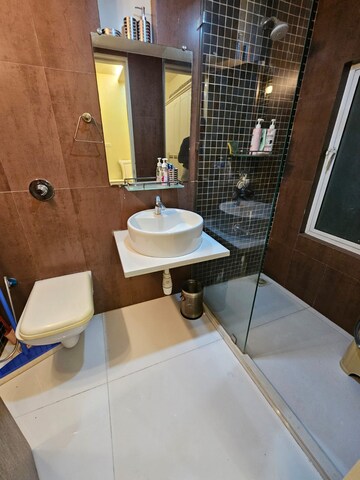 Team Area in 4 BHK Apartment at Oberoi Realty Park View, Kandivali East – for Sale