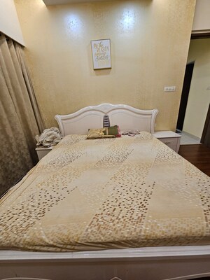 Bedroom in 4 BHK Apartment at Oberoi Realty Park View, Kandivali East – for Sale