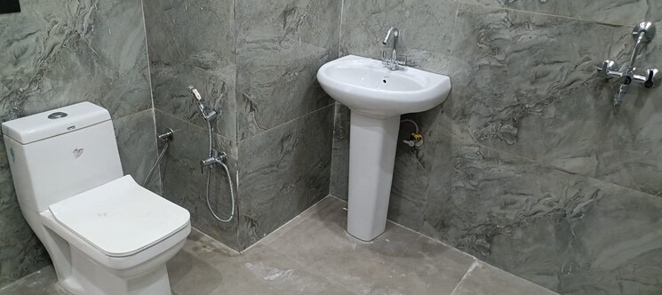 Bathroom, alaknanda-maxxus-eden-estate 2 Bedroom 2050 Sq.Ft. Builder Floor In Ghazipur Zirakpur 9106515