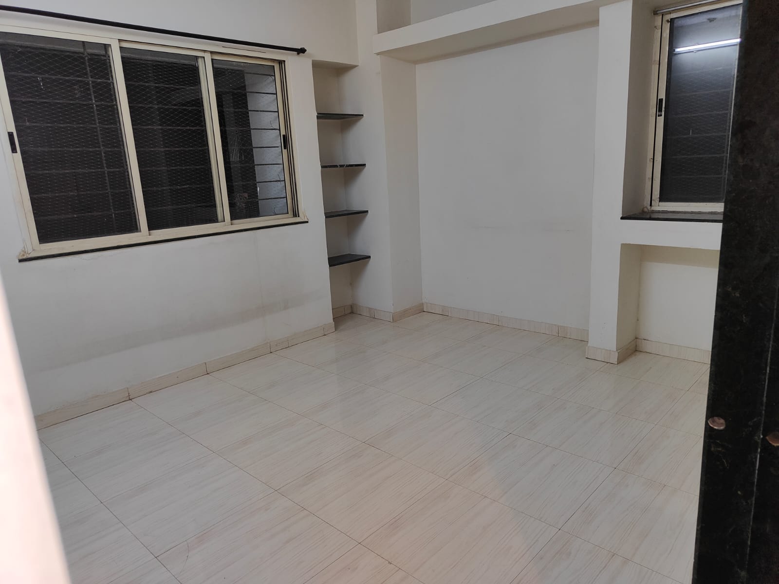 1 BHK + Servant Room Apartment For Rent in Akshay Dream Villa
