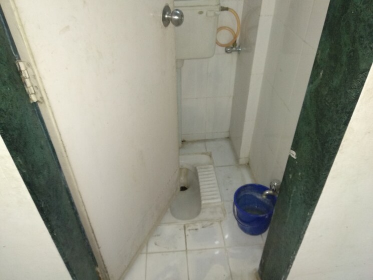 Bathroom, daulat-nagar 1 Bedroom 620 Sq.Ft. Apartment In Anand Nagar Pune 9106576