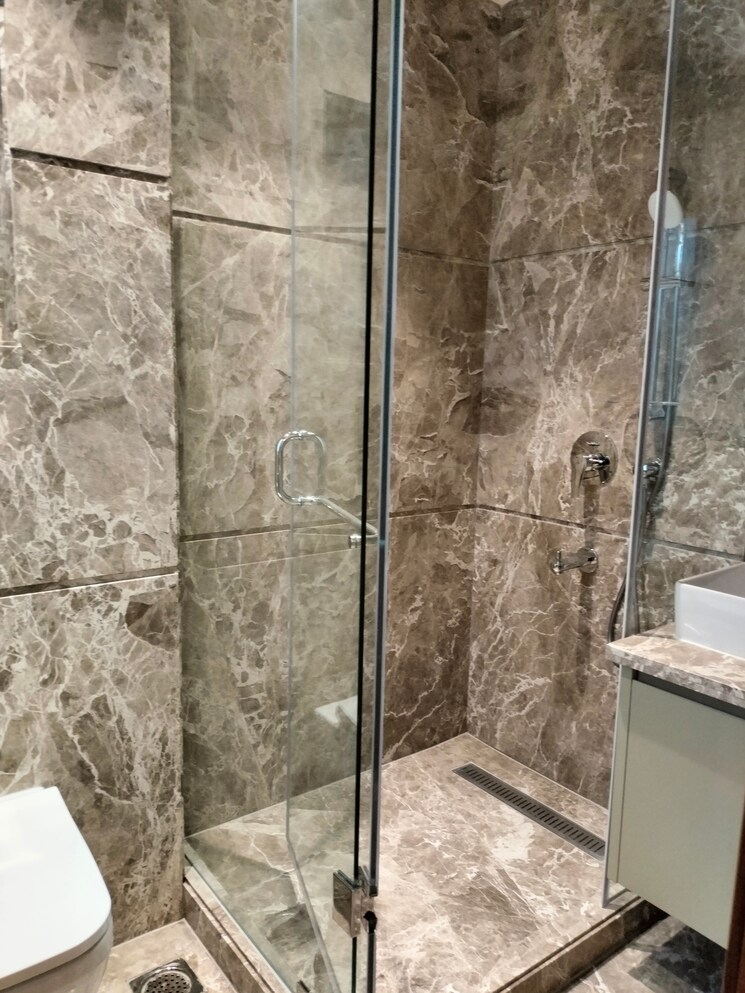 Bathroom, rwa-hauz-khas-block-c-5 3 Bedroom 2500 Sq.Ft. Apartment In Hauz Khas Delhi 9106581