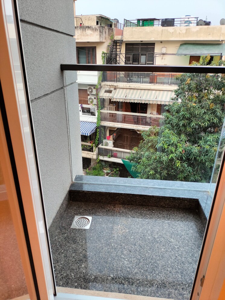 Balcony, rwa-hauz-khas-block-c-5 3 Bedroom 2500 Sq.Ft. Apartment In Hauz Khas Delhi 9106581