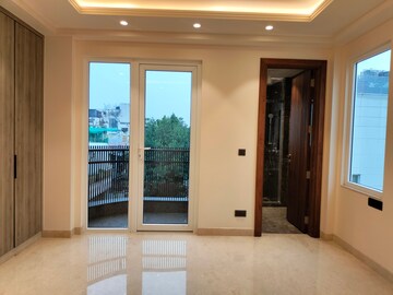 Building Lobby in 3 BHK Apartment at RWA Hauz Khas Block C 5, Hauz Khas – for Rent