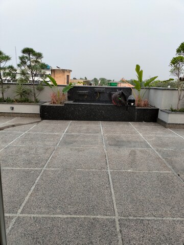 Parking in 3 BHK Apartment at RWA Hauz Khas Block C 5, Hauz Khas – for Rent