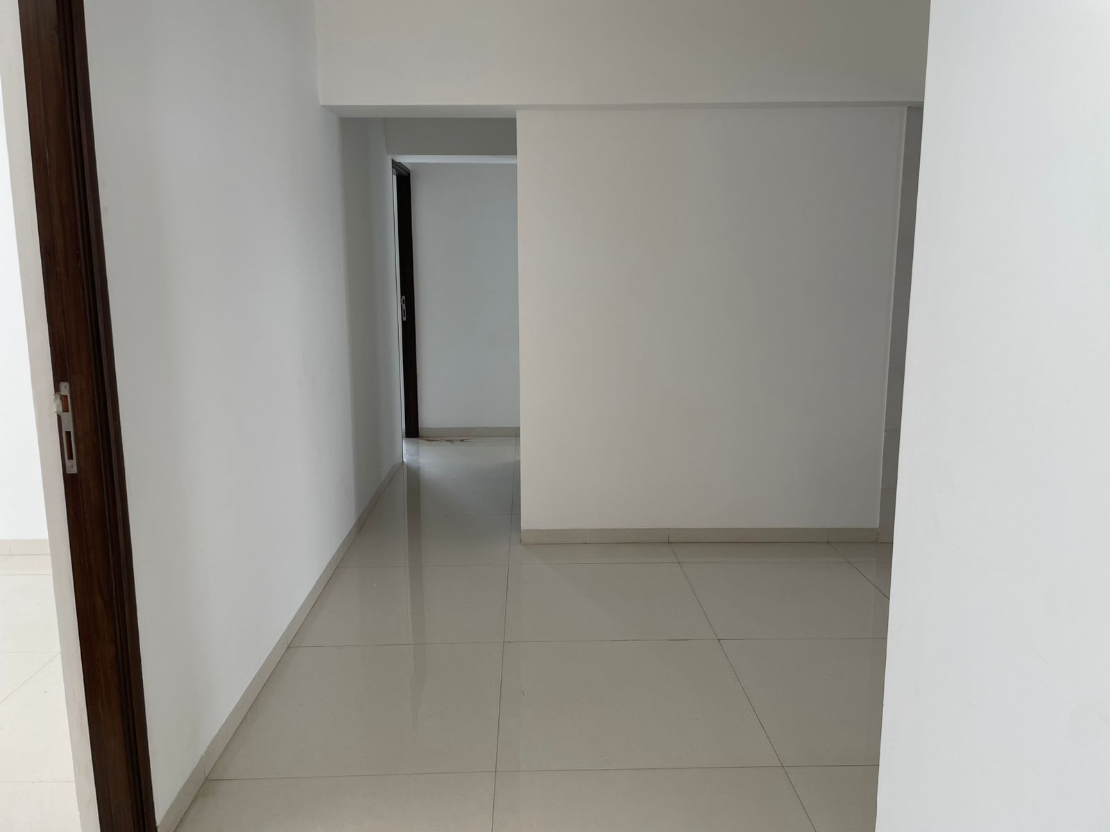 3 BHK + Servant Room Apartment For Rent in 268 Anand