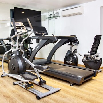 Gym in 5 BHK Apartment at Khar West – for Rent