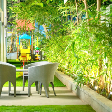 Balcony in 5 BHK Apartment at Khar West – for Rent