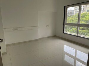 Room in 3 BHK Apartment at Khar West – for Sale