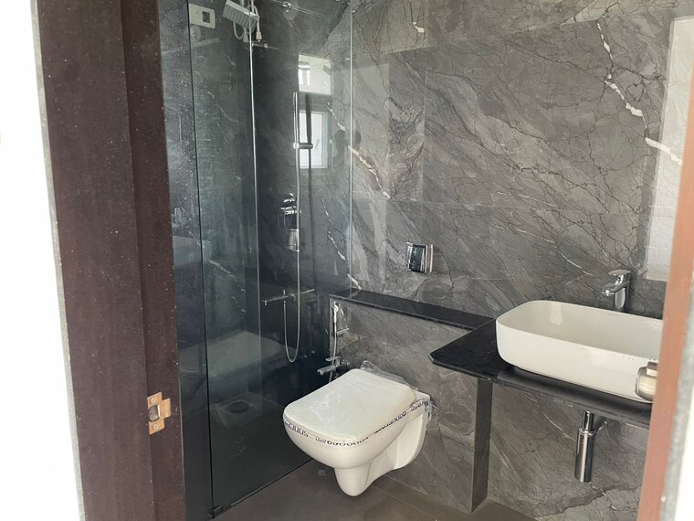 Bathroom, khar west 3 Bedroom 1150 Sq.Ft. Apartment In Khar West Mumbai 9106636