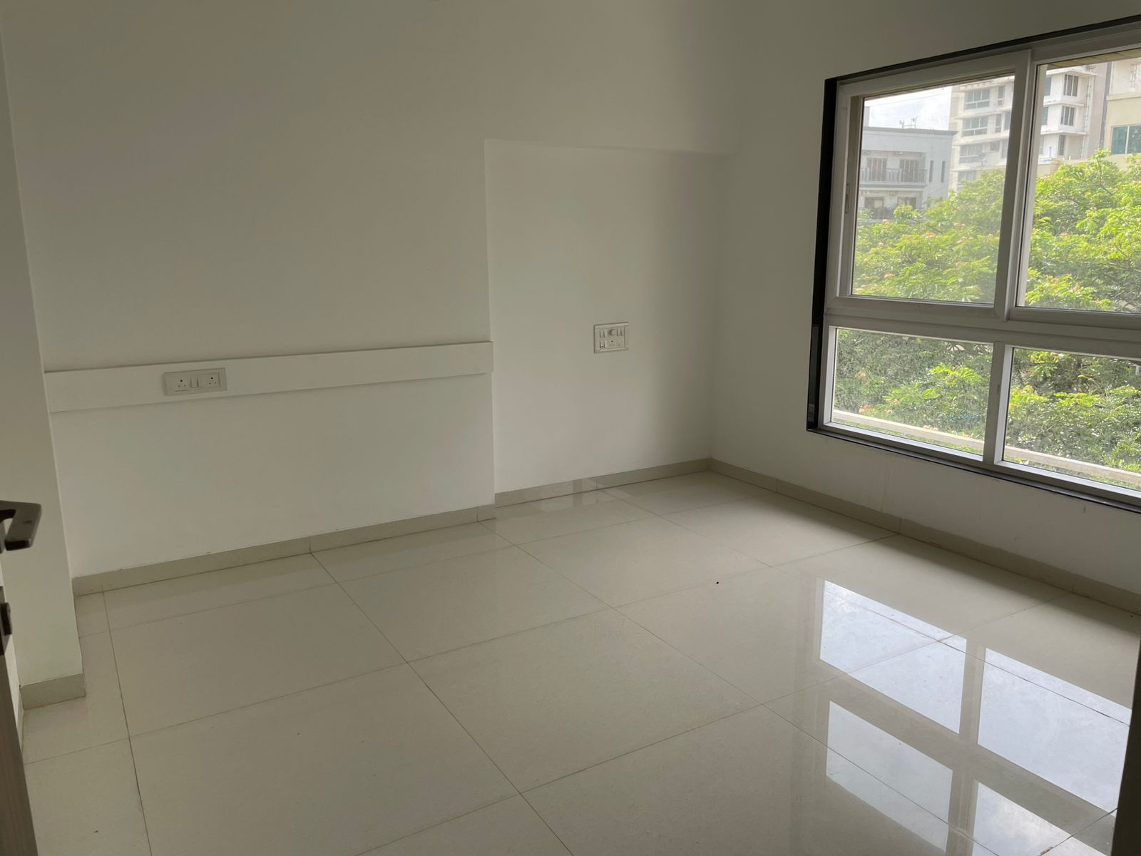 6 BHK + Servant Room Apartment For Sale in Khar West