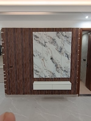 Room in 3 BHK Builder Floor at Manglapuri – for Sale