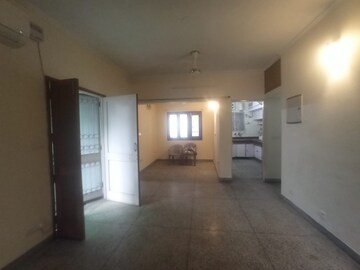 Room in 2 BHK Apartment at Vasant Kunj – for Rent