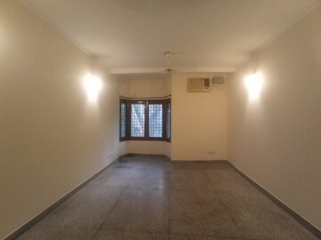 Room in 2 BHK Apartment at Vasant Kunj – for Rent