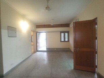Room in 2 BHK Apartment at Vasant Kunj – for Rent