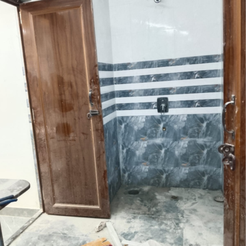 Attached Bathroom in 1 BHK Builder Floor at Saket – for Rent