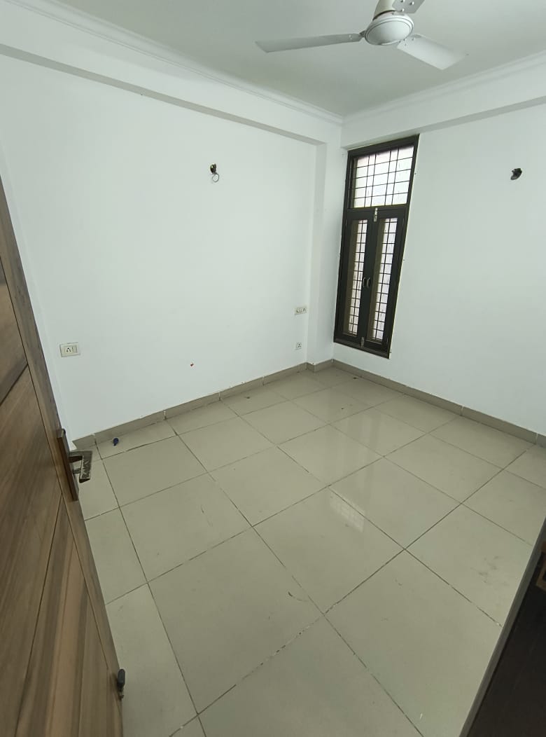 1 BHK + Extra Room Apartment For Sale in Dwarka