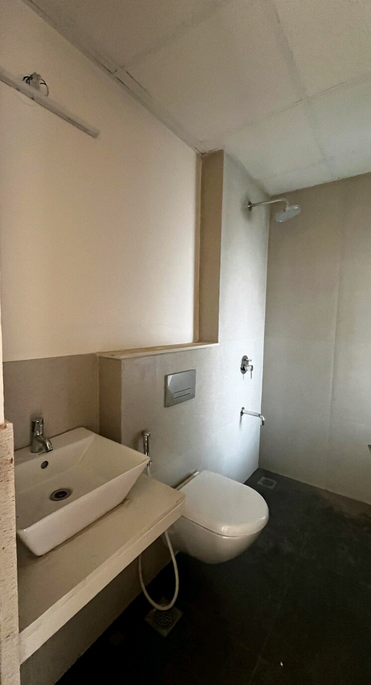 Attached Bathroom, piramal-vaikunth 2 Bedroom 900 Sq.Ft. Apartment In Balkum Pada Thane 9106736