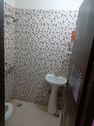 Attached Bathroom in 3 BHK Builder Floor at Panchsheel Enclave – for Rent