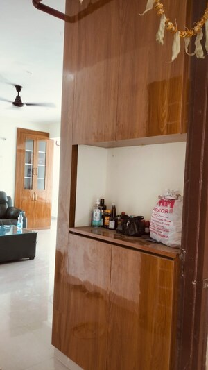 Room in 2 BHK Apartment at Satluj Apartments Gomti Nagar, Gomti Nagar – for Rent