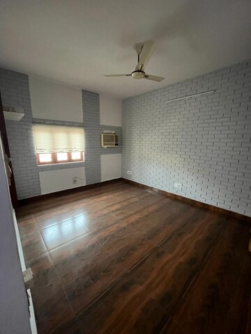 Room in 2 BHK Builder Floor at Janakpuri – for Rent