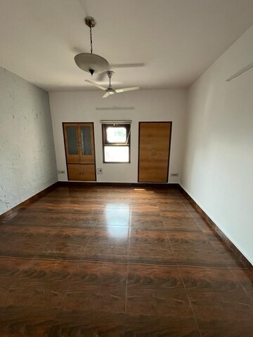 Living Room in 2 BHK Builder Floor at Janakpuri – for Rent