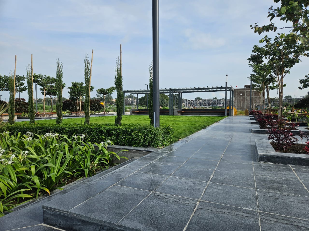 Plot For Sale in Aakash Green 