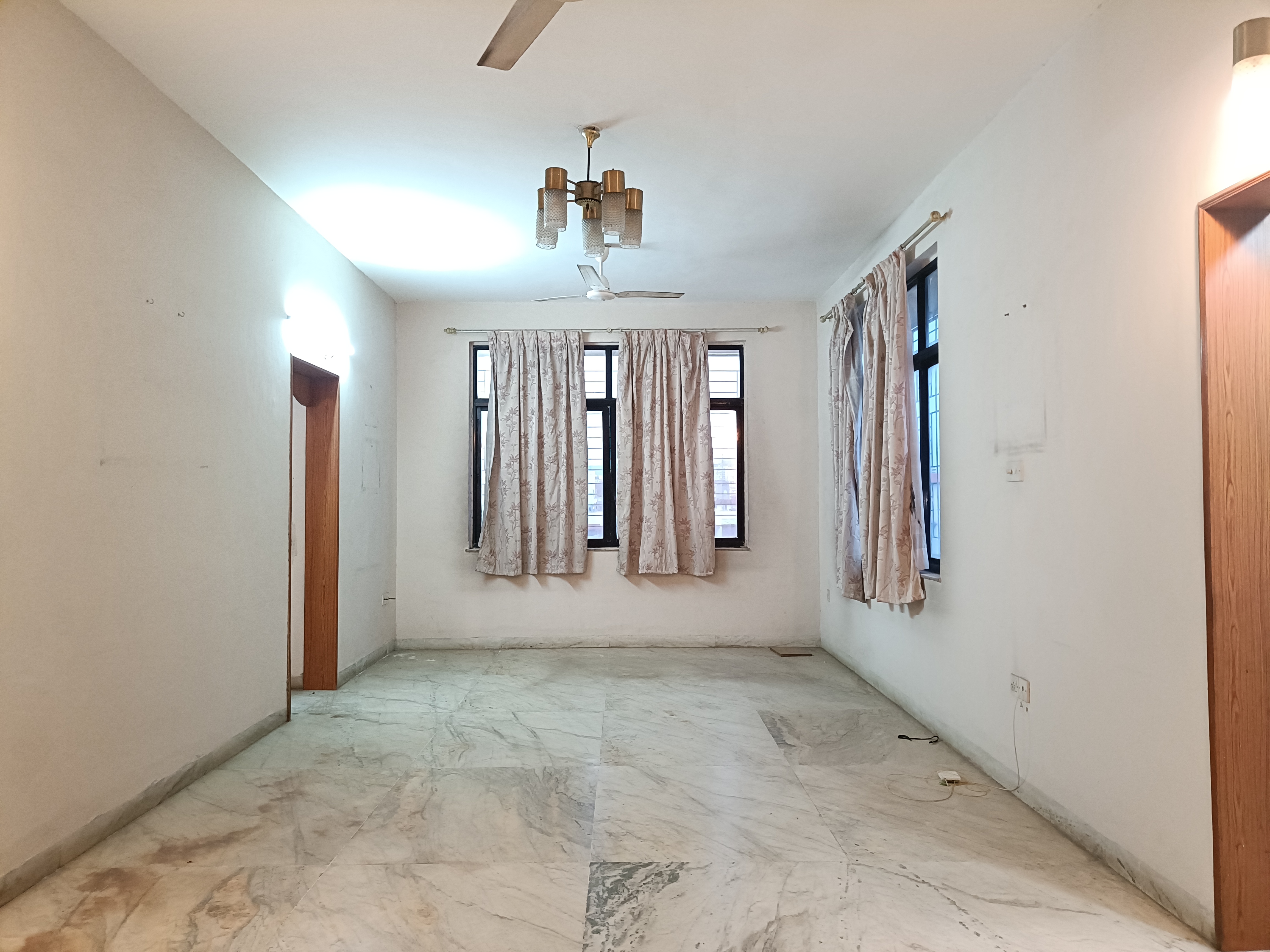 2 BHK Apartment For Rent in Oxford Village Condominium