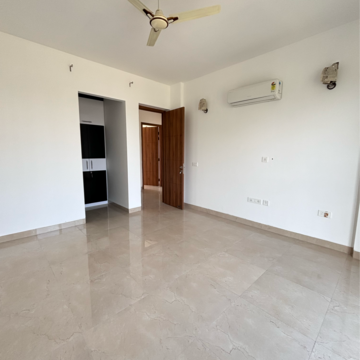 Room in 3.5 BHK Apartment at Shalimar Belvedere Court, Malesemau – for Sale