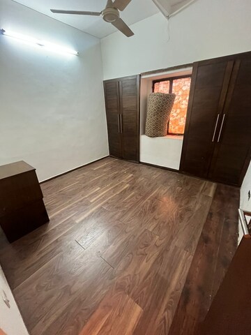 Bedroom in 2 BHK Apartment at Janakpuri – for Rent