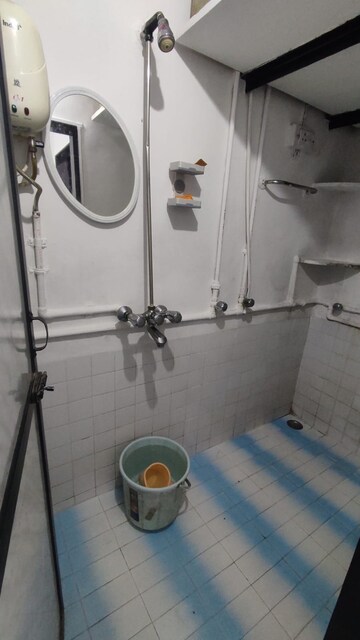 Bathroom in 1 BHK Apartment at Evershine CHS Malad, Malad West – for Rent