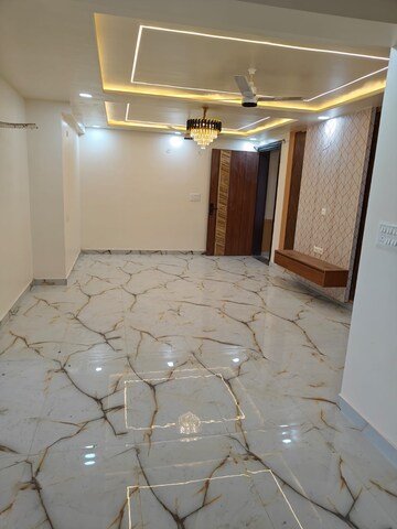 Room in 3 BHK Apartment at Prem Sagar Apartments, Nirman Nagar – for Rent