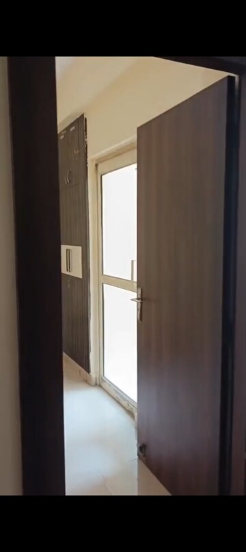 Room in 3 BHK Apartment at SCC Sapphire, Raj Nagar Extension – for Rent