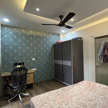 Bedroom in 2.5 BHK Apartment at Ida Scheme No 140 – for Rent