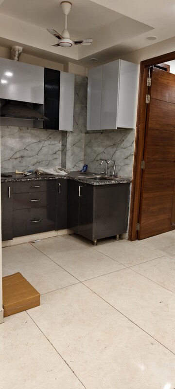 Kitchen in 1 BHK Builder Floor at Lajpat Nagar – for Rent