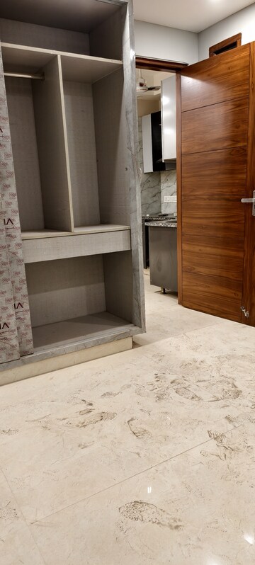 Room in 1 BHK Builder Floor at Lajpat Nagar – for Rent